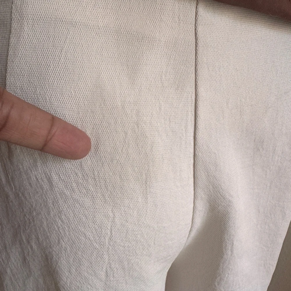 Wilfred  Women's White Pleated Shorts size 8 USED - Picture 7 of 9